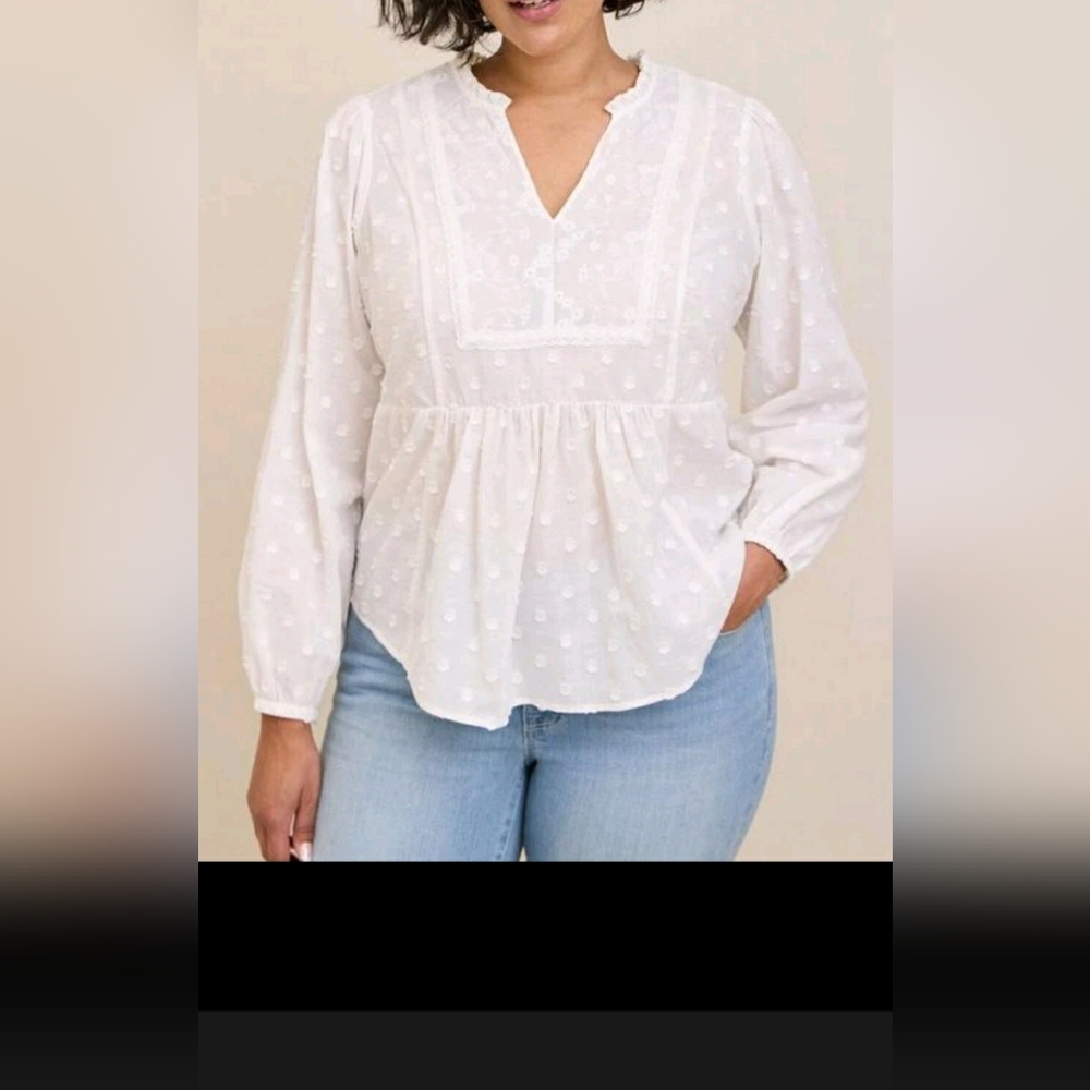 Torrid White Elegant White Embroidered Women's Top Size 2 Cottagecore